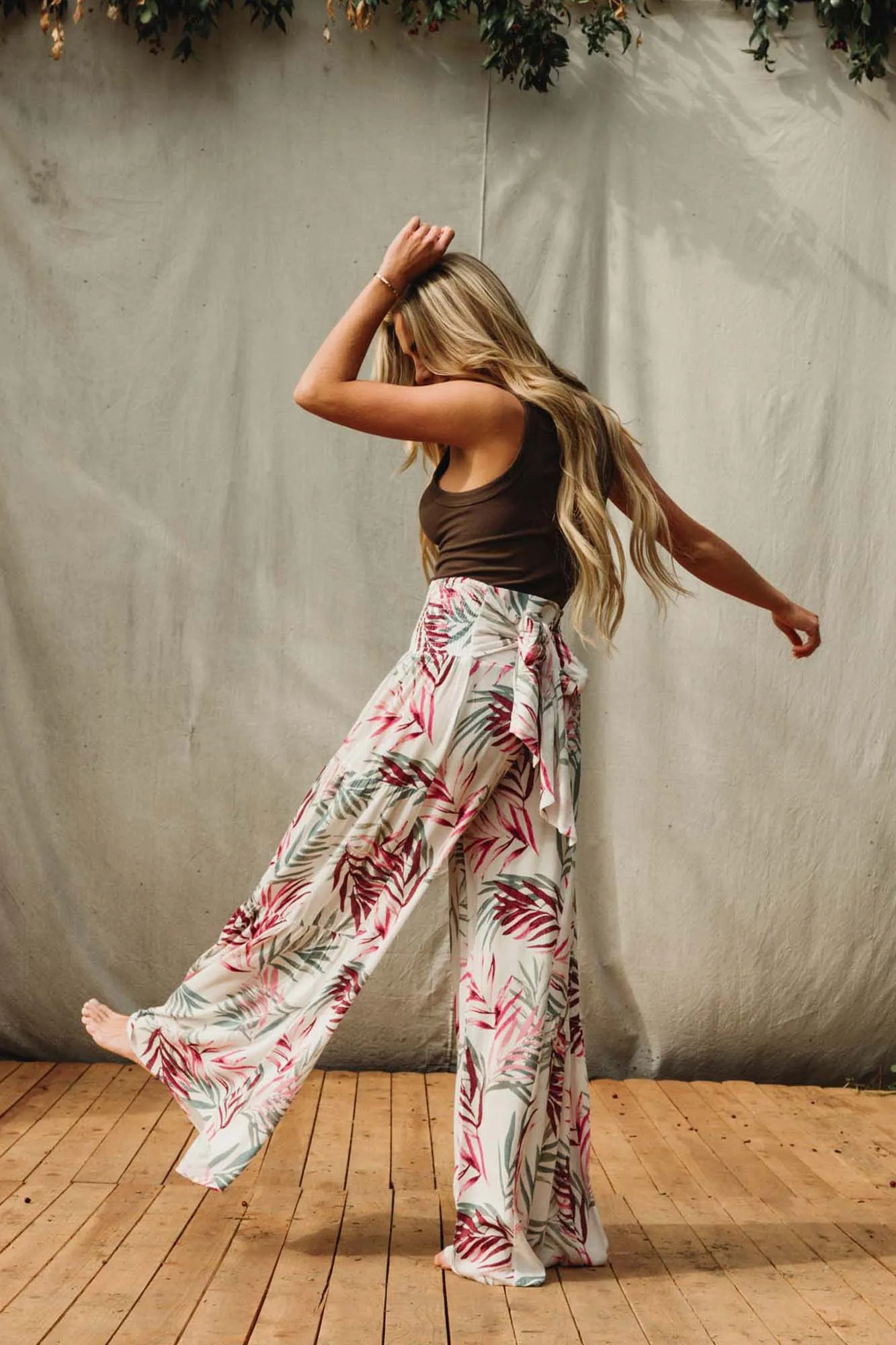 TIE WAIST TIERED WIDE LEG PANT - Natural / Mauve